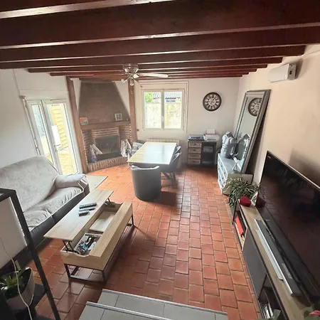 Homestay La Des 24h *